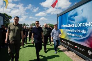 [VIDEO] Premier w obwodzie kijowskim: polskie firmy będą brały udział w odbudowie, ale najpierw trzeba obronić Ukrainę