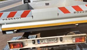 [VIDEO] Kto popełnił przestępstwa? Diagnosta czy może kierowca zardzewiałego busa przy bierności policji i inspektorów ITD?