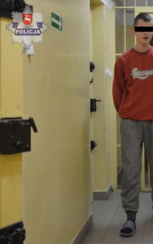 Z nożem i kastetem na 15-latka!