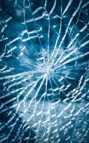 Policjanci zatrzymali mężczyznę, który wybijał młotkiem szyby w zaparkowanych samochodach