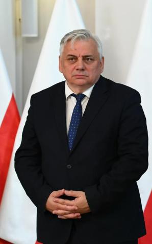 Minister Sprawiedliwości wezwie rząd do sprzeciwu wobec unijnych regulacji ws. samochodów spalinowych
