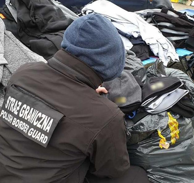 Obywatel Bułgarii sprzedawał podrobioną odzież